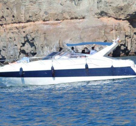 Sunkiss Yacht – 1 to 8 Pax