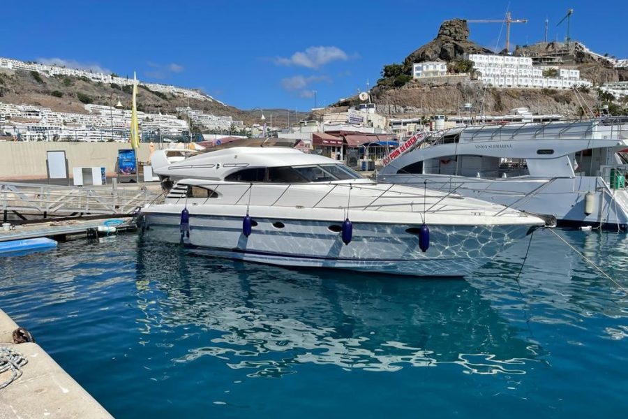 Magic Island – Private Luxury Yacht 1-12 Pax
